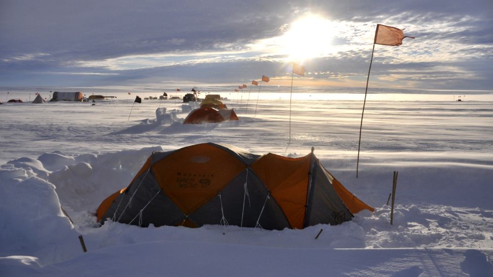 Küresel ısınma: Antarktika’daki ‘Kıyamet Günü’ buzulu neden hızla eriyor?